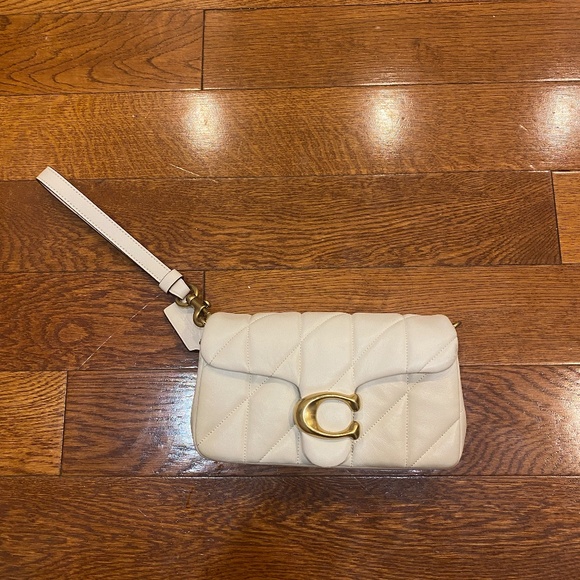 Tabby Crossbody Wristlet With Pillow Quilting - Picture 15 of 15